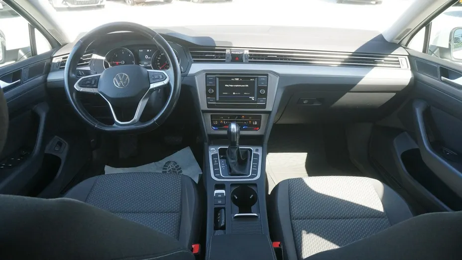 VOLKSWAGEN Passat -