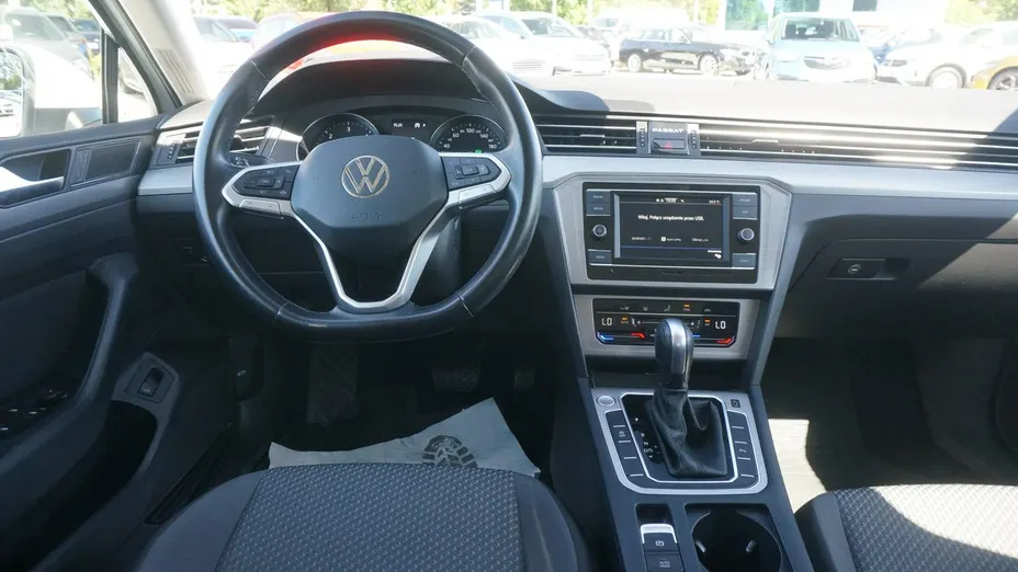 VOLKSWAGEN Passat -