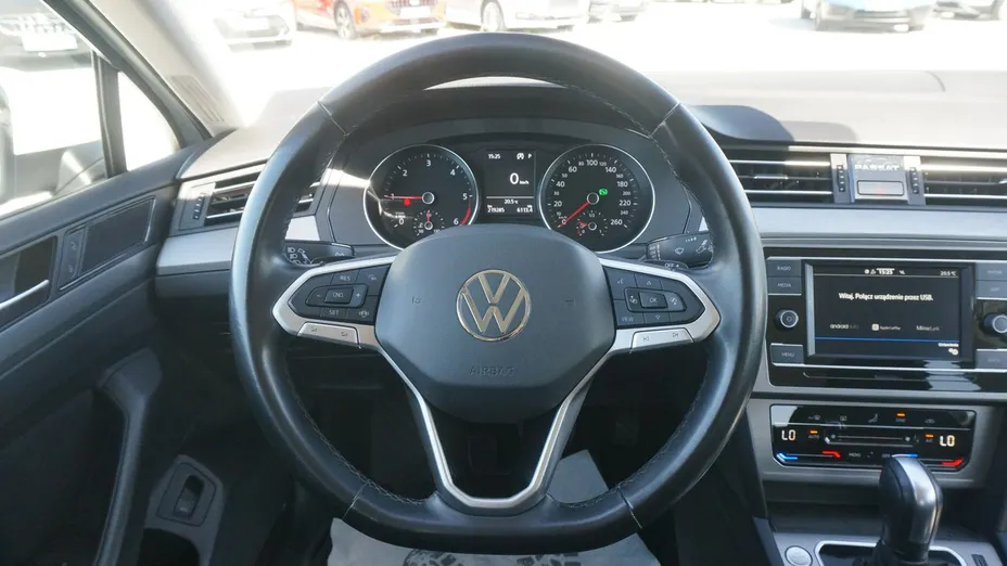 VOLKSWAGEN Passat -