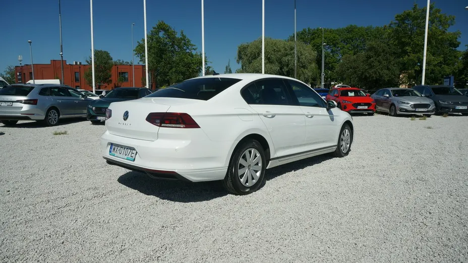 VOLKSWAGEN Passat -
