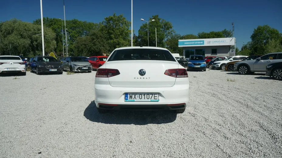 VOLKSWAGEN Passat -