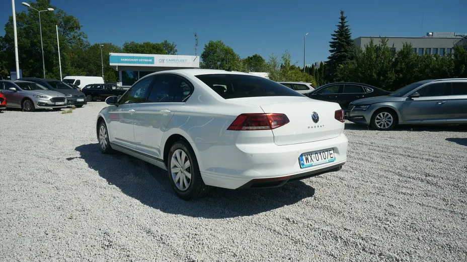 VOLKSWAGEN Passat -