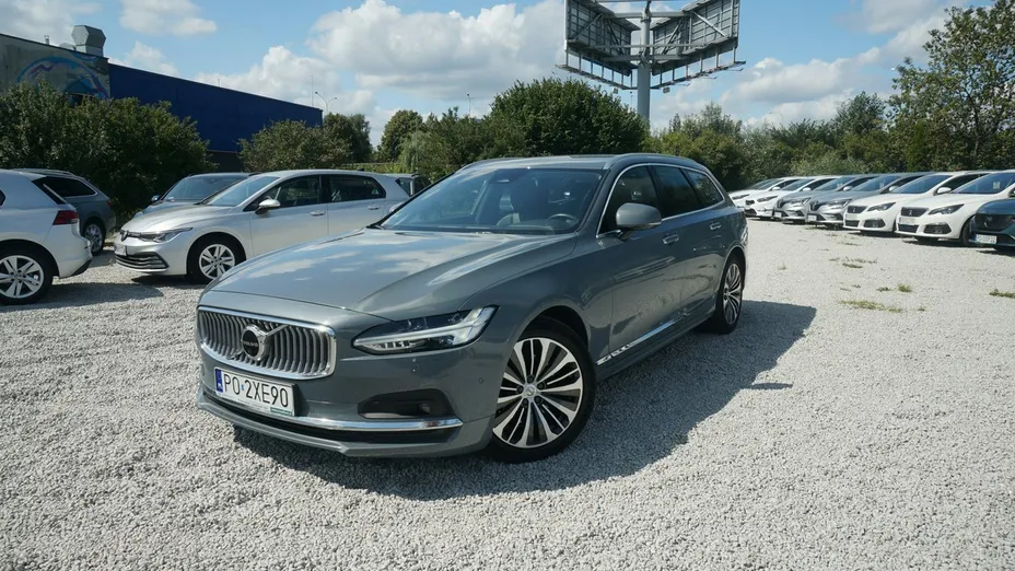 VOLVO V90 -