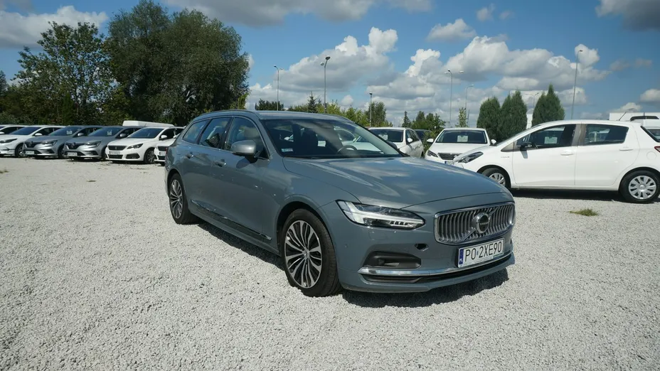 VOLVO V90 -