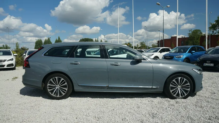 VOLVO V90 -