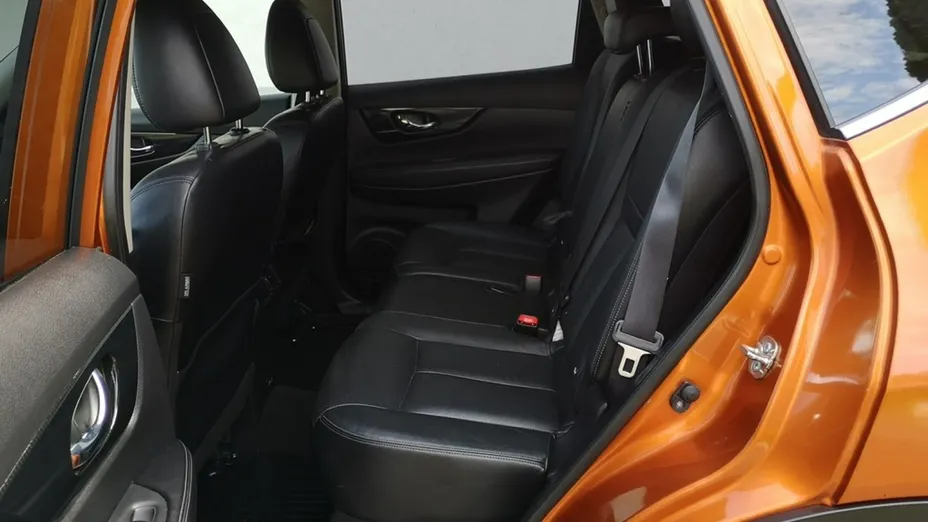 NISSAN X-Trail -
