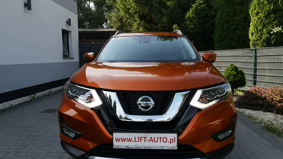 NISSAN X-Trail -