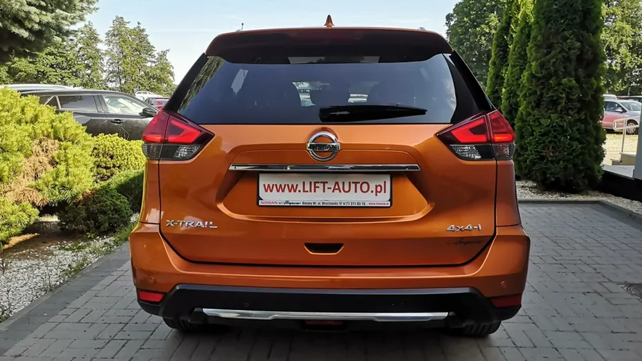 NISSAN X-Trail -