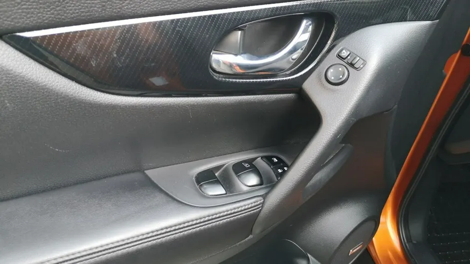 NISSAN X-Trail -