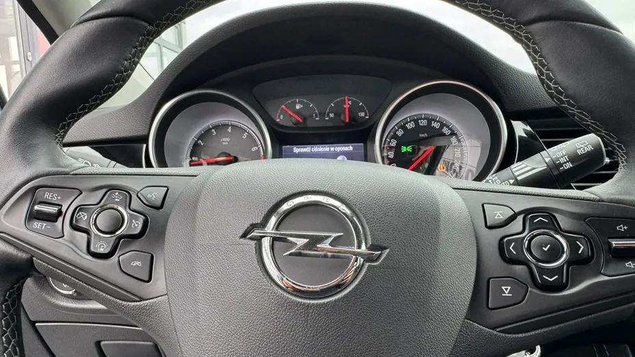 OPEL Astra -