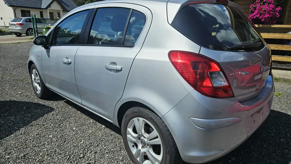 OPEL Corsa -