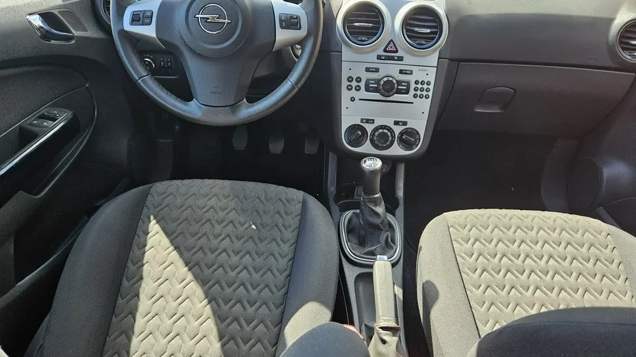 OPEL Corsa -