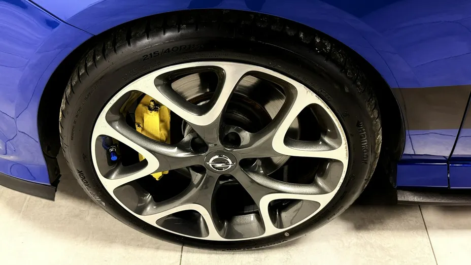 OPEL Corsa -