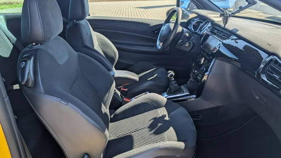 CITROEN DS3 -