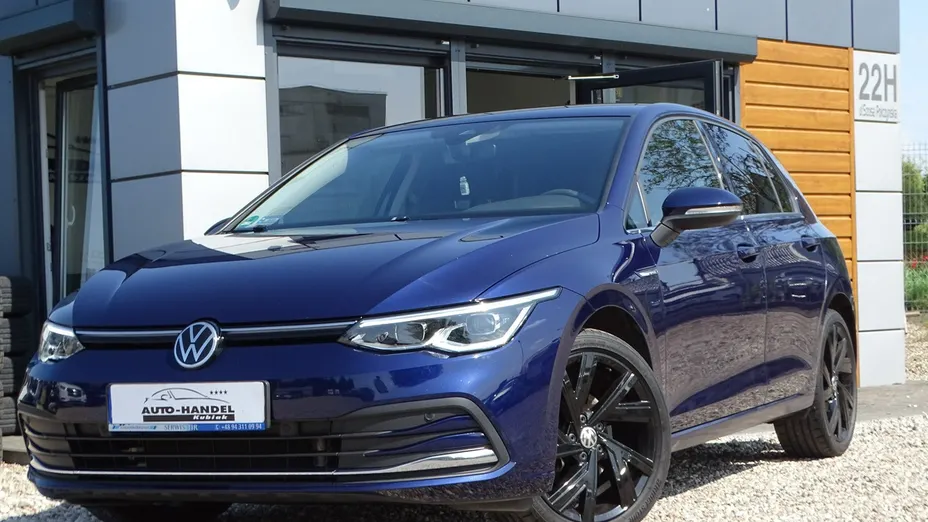 VOLKSWAGEN Golf -