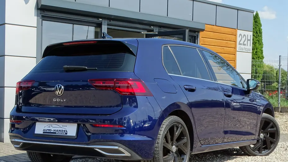 VOLKSWAGEN Golf -