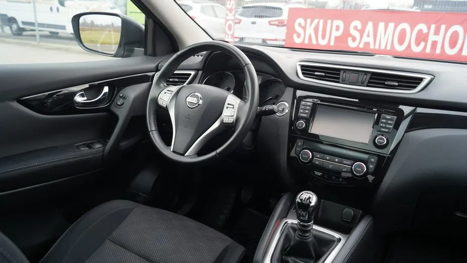 NISSAN Qashqai -
