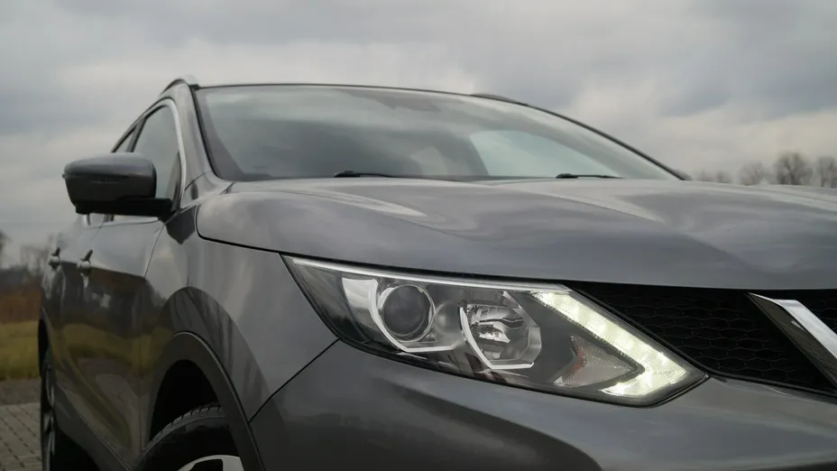 NISSAN Qashqai -
