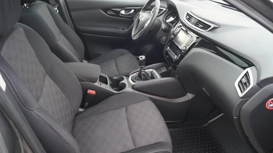 NISSAN Qashqai -