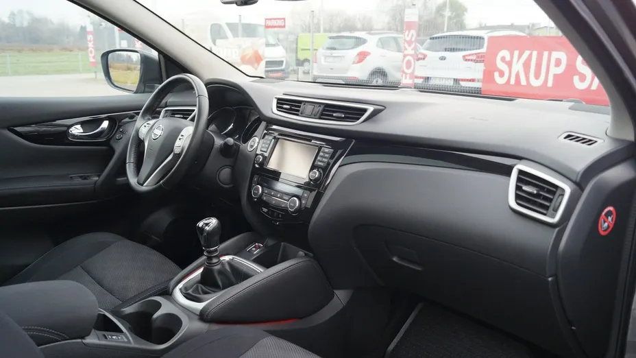 NISSAN Qashqai -