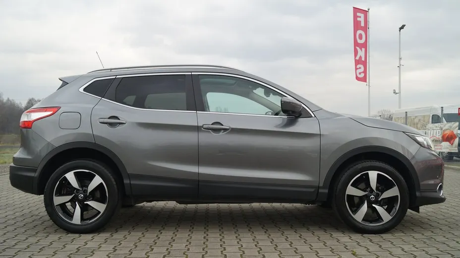 NISSAN Qashqai -