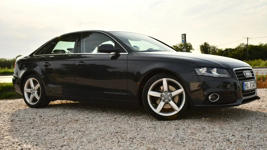 AUDI A4 -