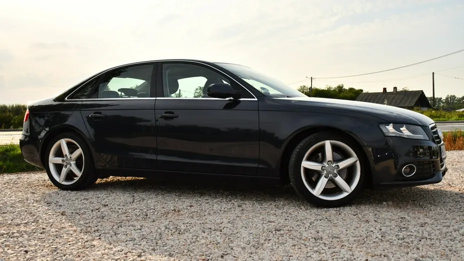 AUDI A4 -