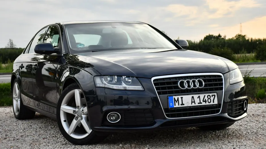 AUDI A4 -