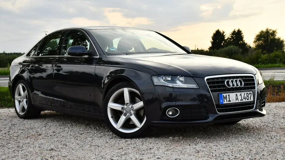 AUDI A4 -