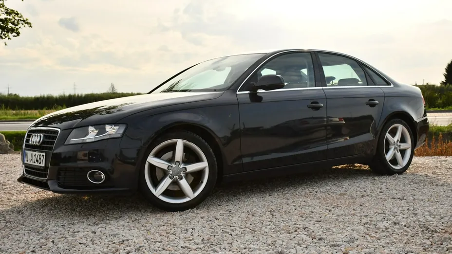 AUDI A4 -