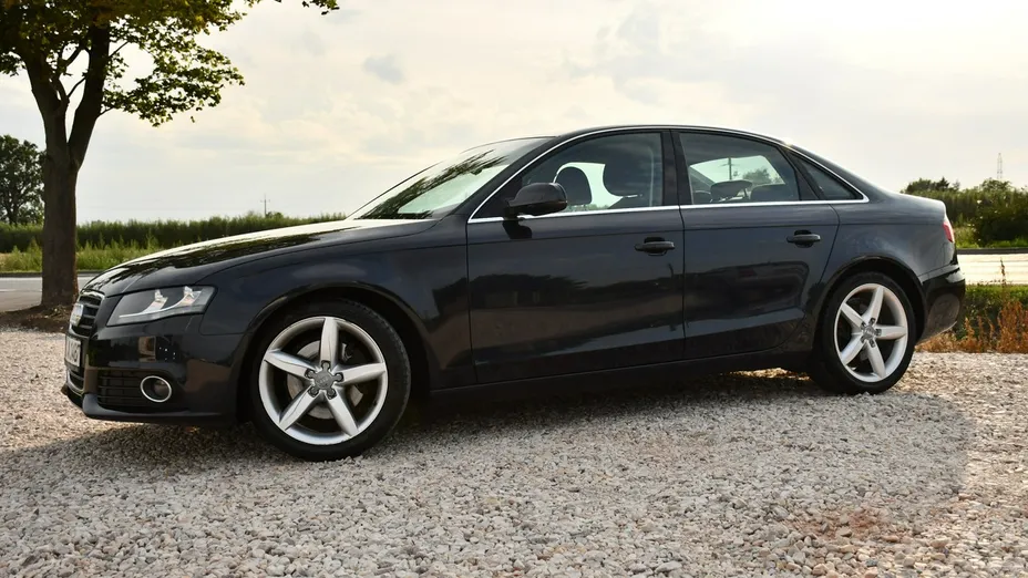AUDI A4 -