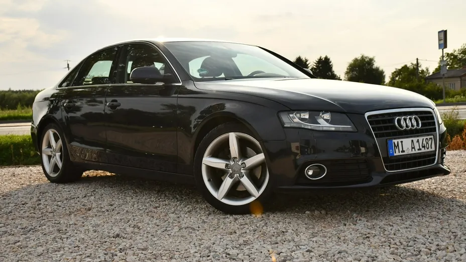 AUDI A4 -