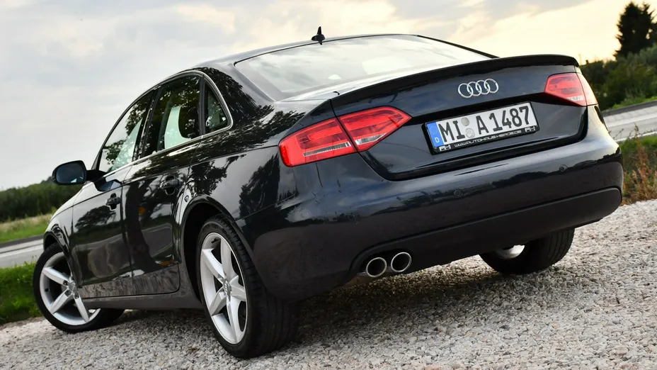 AUDI A4 -