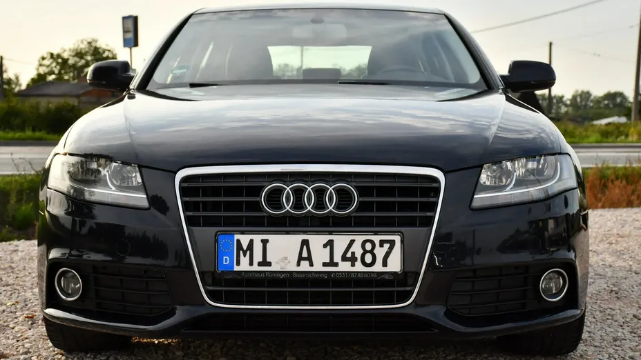 AUDI A4 -