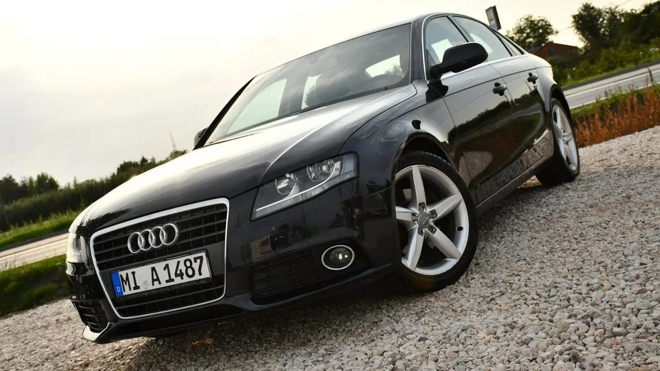 AUDI A4 -