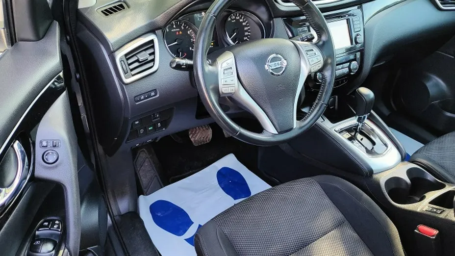 NISSAN Qashqai -