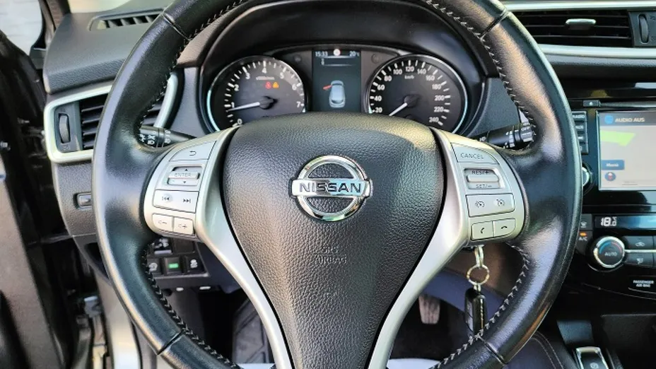 NISSAN Qashqai -