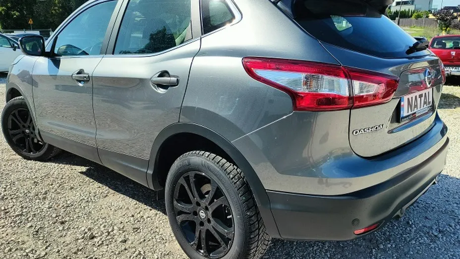 NISSAN Qashqai -