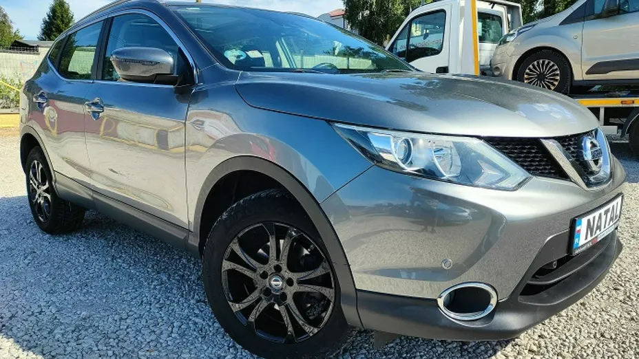 NISSAN Qashqai -