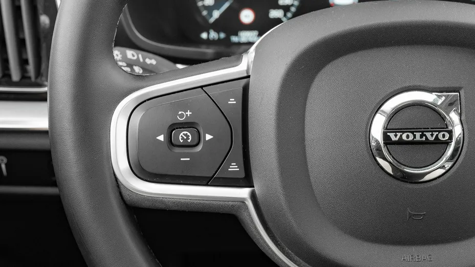VOLVO V60 -