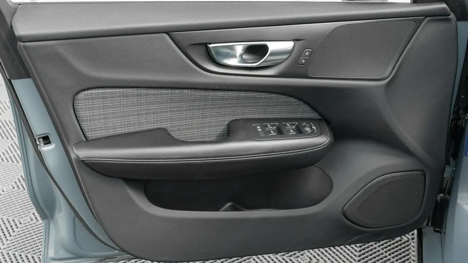 VOLVO V60 -