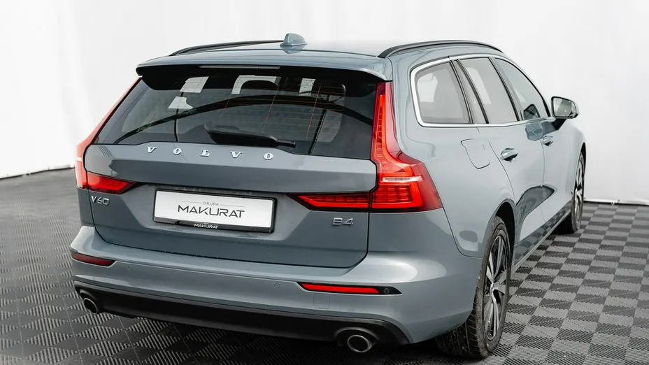 VOLVO V60 -