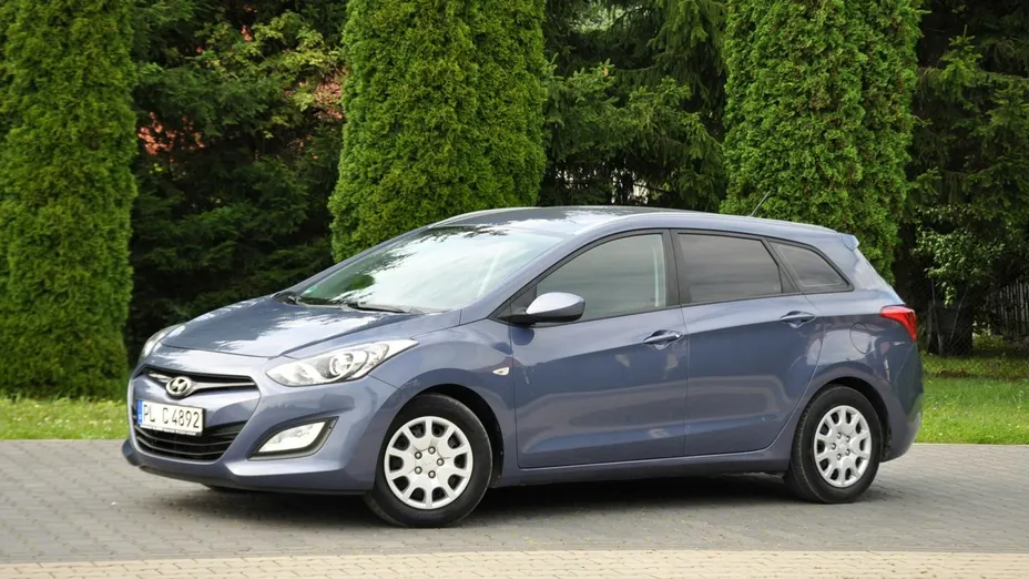 HYUNDAI i30 -