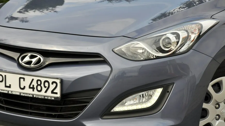 HYUNDAI i30 -