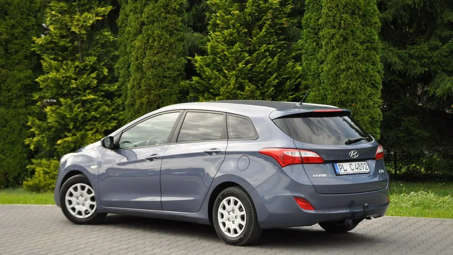 HYUNDAI i30 -