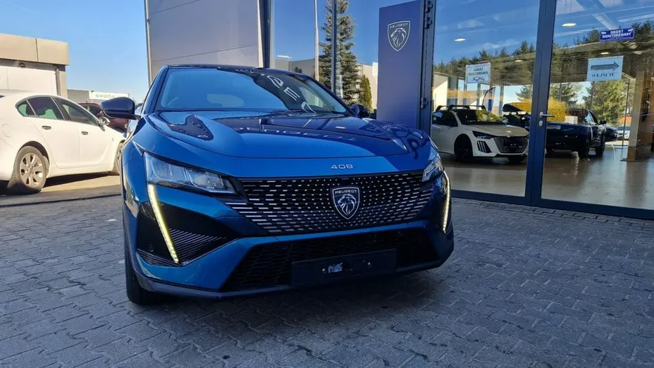PEUGEOT 408 -