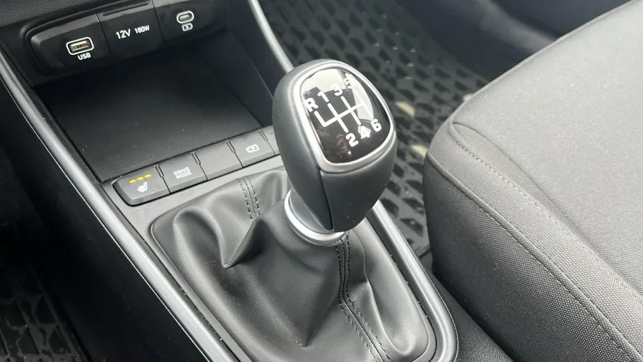 HYUNDAI i20 -