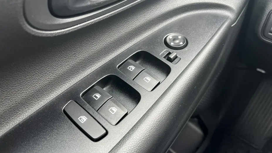 HYUNDAI i20 -