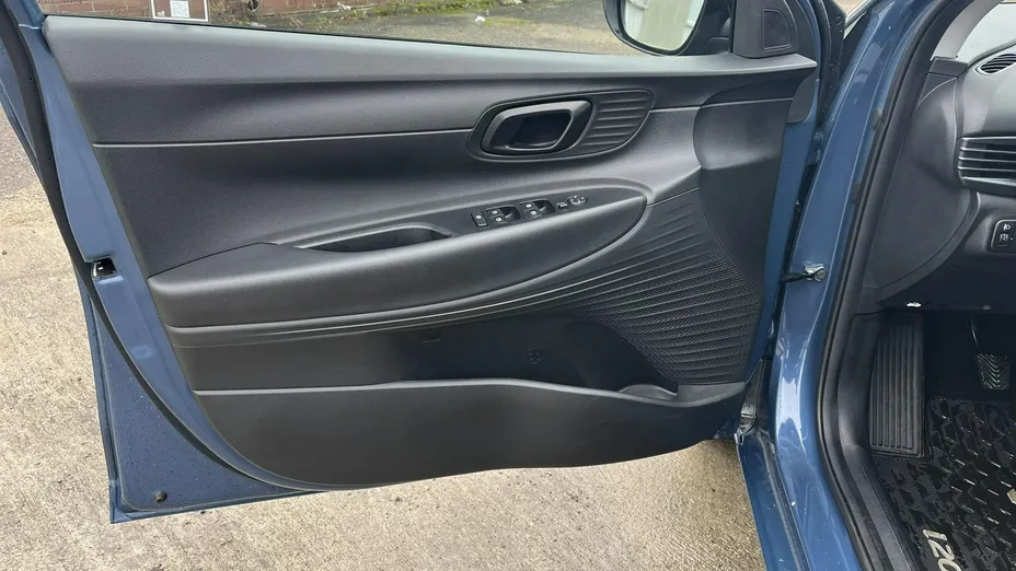 HYUNDAI i20 -