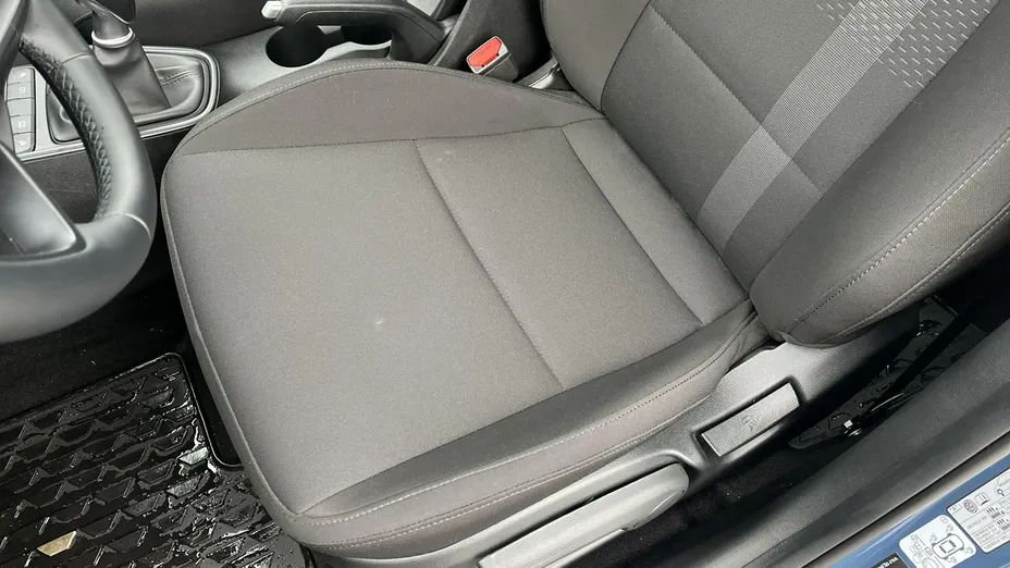 HYUNDAI i20 -